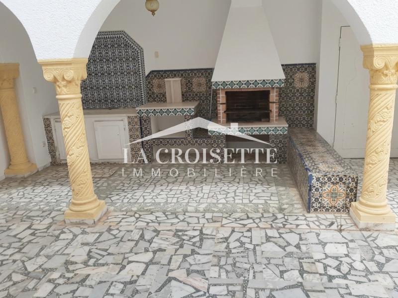 Villa S+6 avec piscine à La Marsa